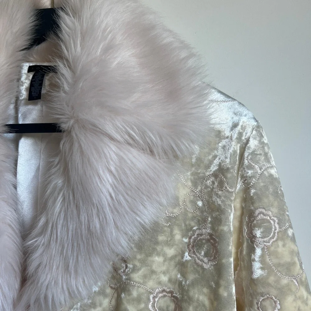 Y2k 2000s Velvet floral Embroidered Faux Fur Collar Coat 70s‎ Boho Glam Vibes
